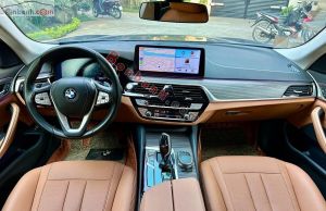 Xe BMW 520i Luxury Line 2022