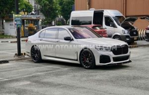 Xe BMW 730Li 2017