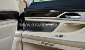 Xe BMW 730Li 2017