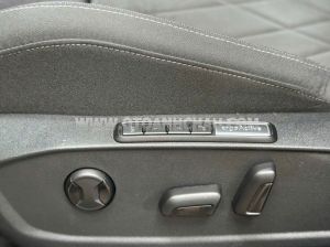 Xe Volkswagen Golf 1.5 eTSI Style 2024