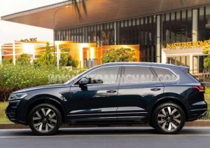 Xe Volkswagen Touareg Luxury 2.0 TSI 2023
