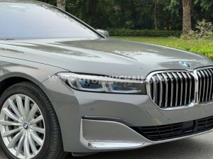 Xe BMW 730i Pure Excellence 2021