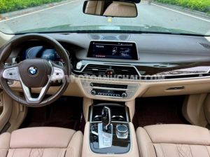 Xe BMW 730i Pure Excellence 2021