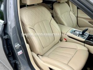 Xe BMW 730i Pure Excellence 2021