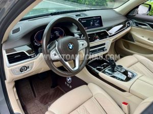 Xe BMW 730i Pure Excellence 2021