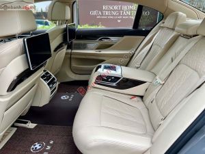Xe BMW 730i Pure Excellence 2021