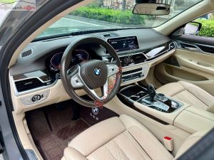 Xe BMW 730i Pure Excellence 2021
