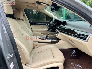 Xe BMW 730i Pure Excellence 2021