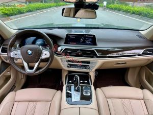 Xe BMW 730i Pure Excellence 2021