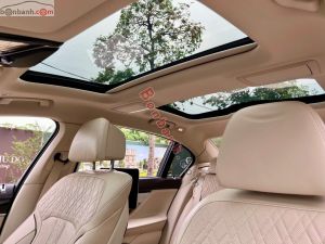 Xe BMW 730i Pure Excellence 2021