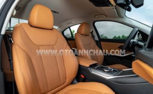 Xe BMW 320i Sport Line 2025