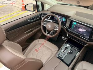 Xe Volkswagen Viloran Luxury 2024