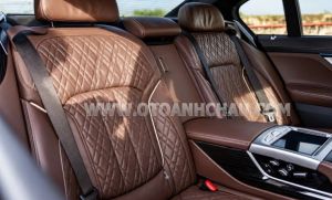 Xe BMW 740i PURE EXCELLENCE 2021