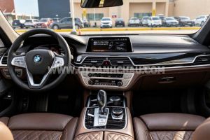 Xe BMW 740i PURE EXCELLENCE 2021